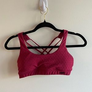Echt raspberry textured sport bra in size xs, very good condition.